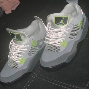 Jordan Retro 4 Boys Grade School Sz 7